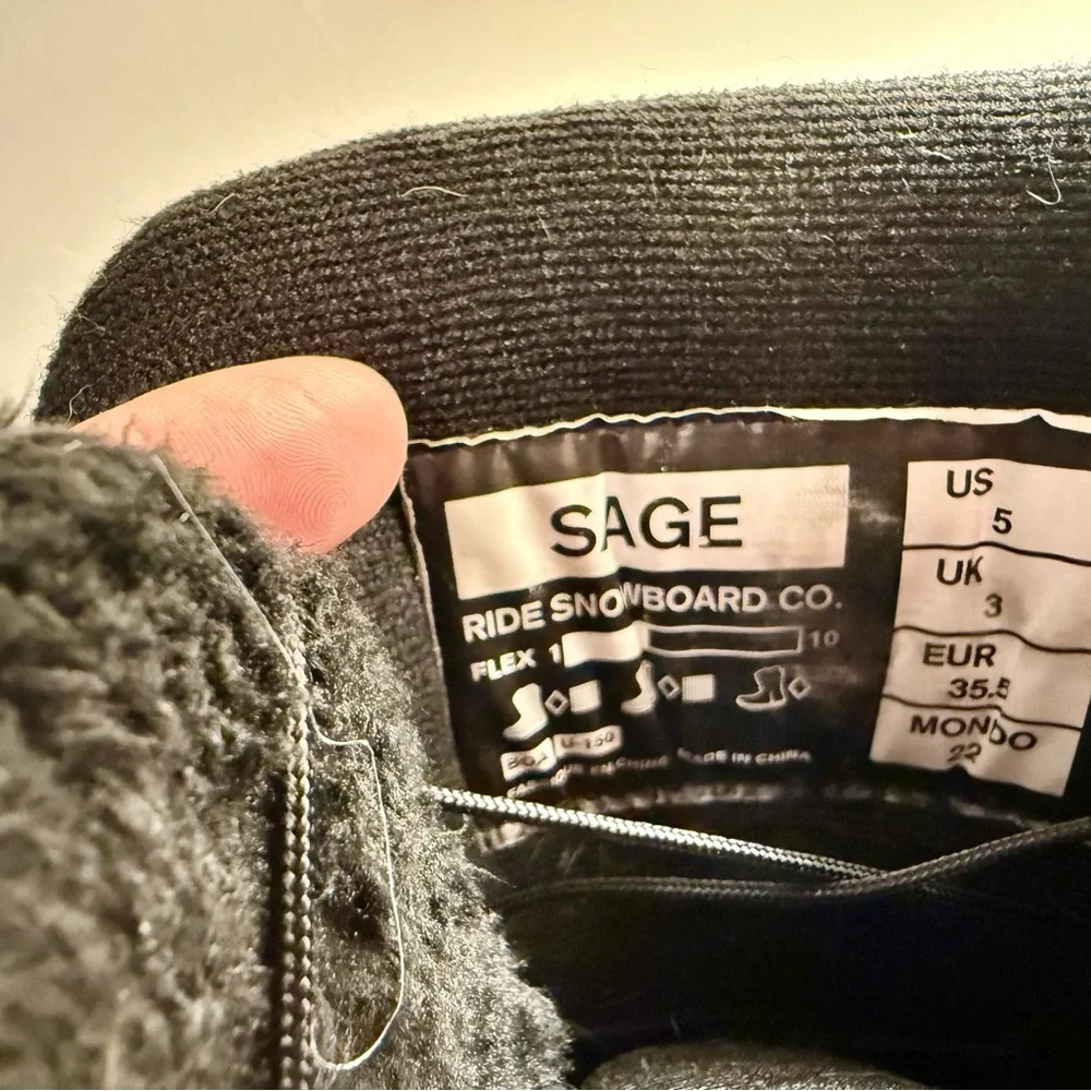 Ride Sage Size 5 Big Girl Snowboard Boots